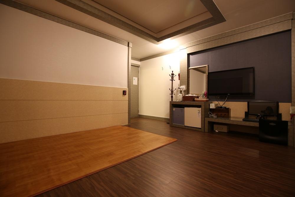 Hera Motel Daejeon Buitenkant foto