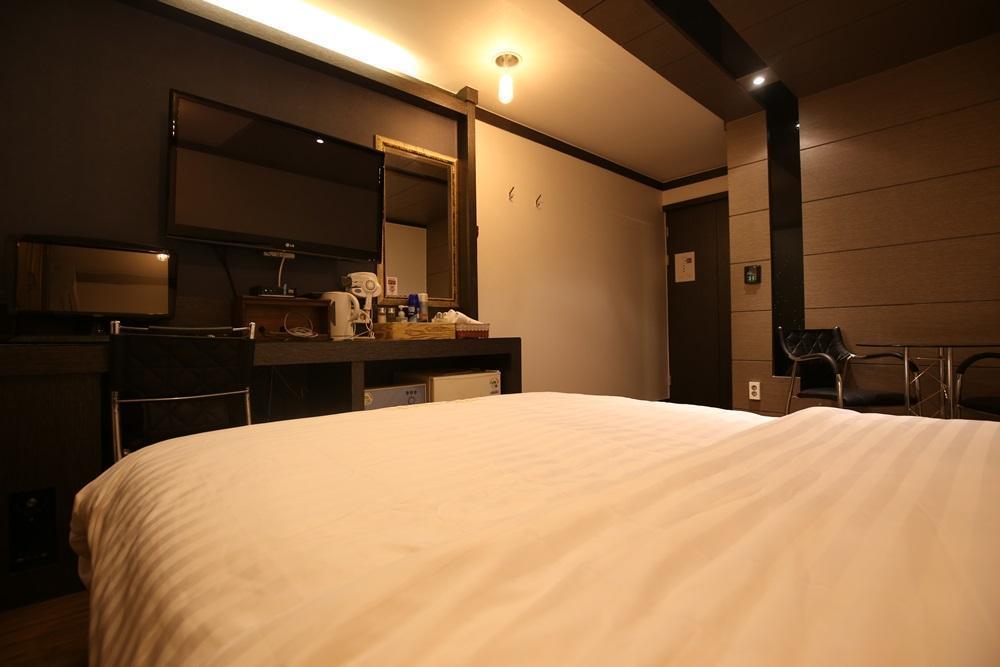 Hera Motel Daejeon Buitenkant foto