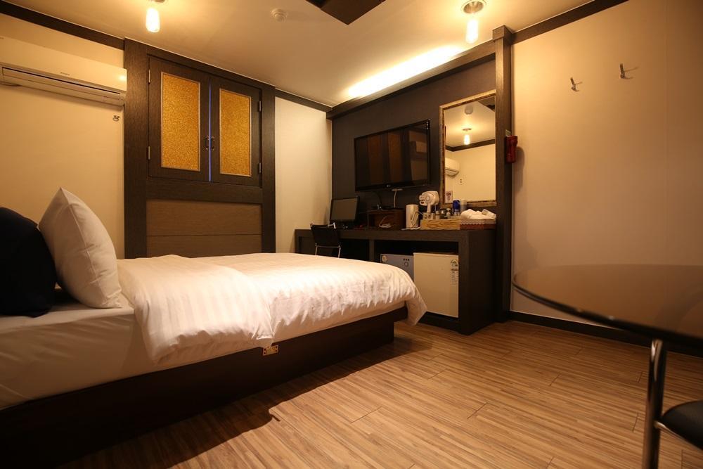 Hera Motel Daejeon Buitenkant foto